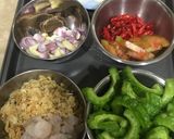 Foto langkah ke 1 dari resep Tumis pare rebon.