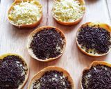 Foto langkah ke 9 dari resep Martabak Manis Mini.