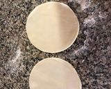 Foto del paso 2 de la receta: Tarta de ricota - jamón cocido - queso individual 🥧