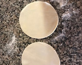 Foto del paso 2 de la receta: Tarta de ricota - jamón cocido - queso individual 🥧