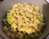 Une image de l'étape 4 de Velouté de panais chou et pommes de terre aux noisettes et jambon cru.