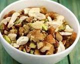 A picture of step 1 of Gajar Ka Halwa.