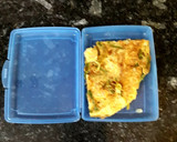 Foto del paso 3 de la receta: Tortilla de espárragos, ajos tiernos y gambas