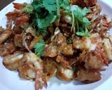 รูปขั้นตอนการทำที่ 5 ของ กุ้งทอดกระเทียม