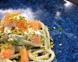 Foto del passaggio 5 della ricetta Pici al lime e spirulina con salmone affumicato