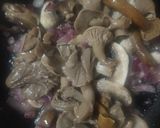 Foto del paso 3 de la receta: Setas con gambas en salsa
