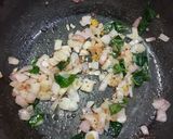 A picture of step 4 of Spicy fried idlis.