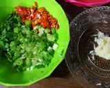 Foto langkah ke 2 dari resep Telur dadar special udang.