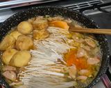 Foto langkah ke 3 dari resep Enoki Tofu Sosis Masak Kuah.