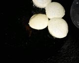 A picture of step 4 of Gol Gappe/Pani Puri.