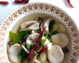 รูปขั้นตอนการทำที่ 4 ของ 🍄ต้มแซบเห็ดอกไก่🌶