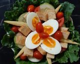 รูปขั้นตอนการทำที่ 2 ของ "สลัดผักเคลไข่ยางมะตูม"🍀🥚Kale Salad with Soft-Boiled Egg