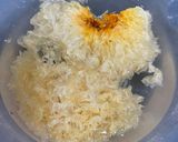 A picture of step 3 of Peach Gum Longan Chinese Dessert.