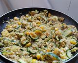 Foto del paso 3 de la receta: Salteado🍛🍲🌽 de maiz tierno, coliflor y calabacin con salsa de tomate casera🍱🥦🍅