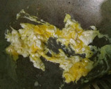 Foto langkah ke 2 dari resep Indomie Goreng Nyemek 🍝.