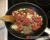 A picture of step 1 of Spaghetti with ground meat.