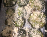 Foto del paso 6 de la receta: Chips de brócoli y queso parmesano
