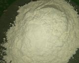 صورة لخطوة 2 من وصفة كيكة الفانيلا في طنجرة الضغط بصوص الشوكولا 😋