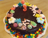 Foto del paso 4 de la receta: Tarta de chuches para el cumpleaños de Emma