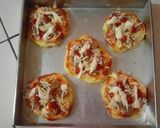 Foto langkah ke 5 dari resep Roti pizza.