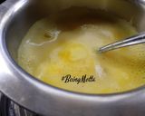 A picture of step 2 of Haldi ka Doodh.