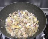 Foto del paso 4 de la receta: Alubias con chirlas y merluza