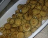 A picture of step 3 of Baked chinchin.