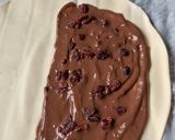 Une image de l'étape 2 de Feuilletés crème pâtissière chocolat et cranberries.