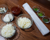 Foto del paso 1 de la receta: Pizza 4 quesos con mermelada de tomate