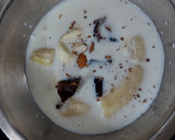 A picture of step 1 of Dates and Banana Shake.