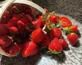 Une image de l'étape 2 de 🍧Dessert 🍨 healthy 🍓 fraises 🍓 yaourt grec.