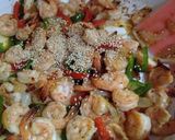 Foto langkah ke 5 dari resep Tumis Udang Paprika Wijen.