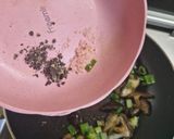 Foto langkah ke 3 dari resep Jamur Telur Orak Arik/Mushroom Omelette/Mantarli Yumurta.