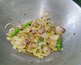 A picture of step 2 of Parmal/ Pointed gourd curry.