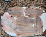 Foto del paso 1 de la receta: 1.Pescadilla especiada al horno con guarnición