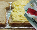 Foto langkah ke 3 dari resep Simple egg salad sandwich.