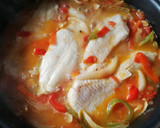 Foto del paso 6 de la receta: Merluza a la roteña 💃🏼🍅🌶️
