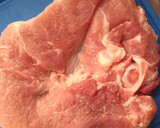 Foto del paso 2 de la receta: Pernil (o chuleta) de cerdo con cerveza negra