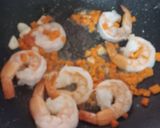 รูปขั้นตอนการทำที่ 2 ของ ข้าวผัดกุ้ง เมนูเด็ก 2 ขวบ ผู้ใหญ่ก็กินได้