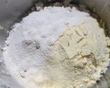 A picture of step 2 of Lauki dhokla.