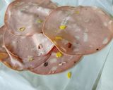 Foto del paso 3 de la receta: Sandwich de mortadela c-morrón asado 🥪❤️