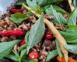 Foto langkah ke 3 dari resep Tongkol Suir Kemangi.