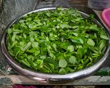 Foto langkah ke 1 dari resep Urap Daun Kelor Khas Bali.