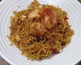 Foto langkah ke 3 dari resep Mie Tumis Udang.