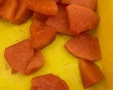 Foto langkah ke 1 dari resep Salad Buah Naga Sederhana.