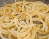Foto del paso 3 de la receta: Pechugas de pollo encebolladas en salsa de nata