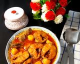 সিদ্ধ আলু দিয়ে শৈল মাছের তেল ঝাল রেসিপির ধাপ 2 ছবি