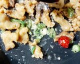 A picture of step 5 of Dry chilli chicken.