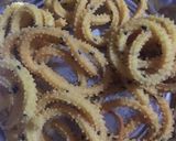 மகிழம்பூ முறுக்கு(சிறுபருப்பு முறுக்கு)(makilampoo murukku recipe in tamil) ரெசிபி ஸ்டேப் 7 புகைப்படம்