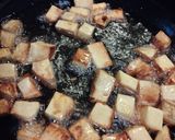 Foto del paso 3 de la receta: Carré de cerdo a la mostaza y miel con batatas fritas y lentejas provenzal